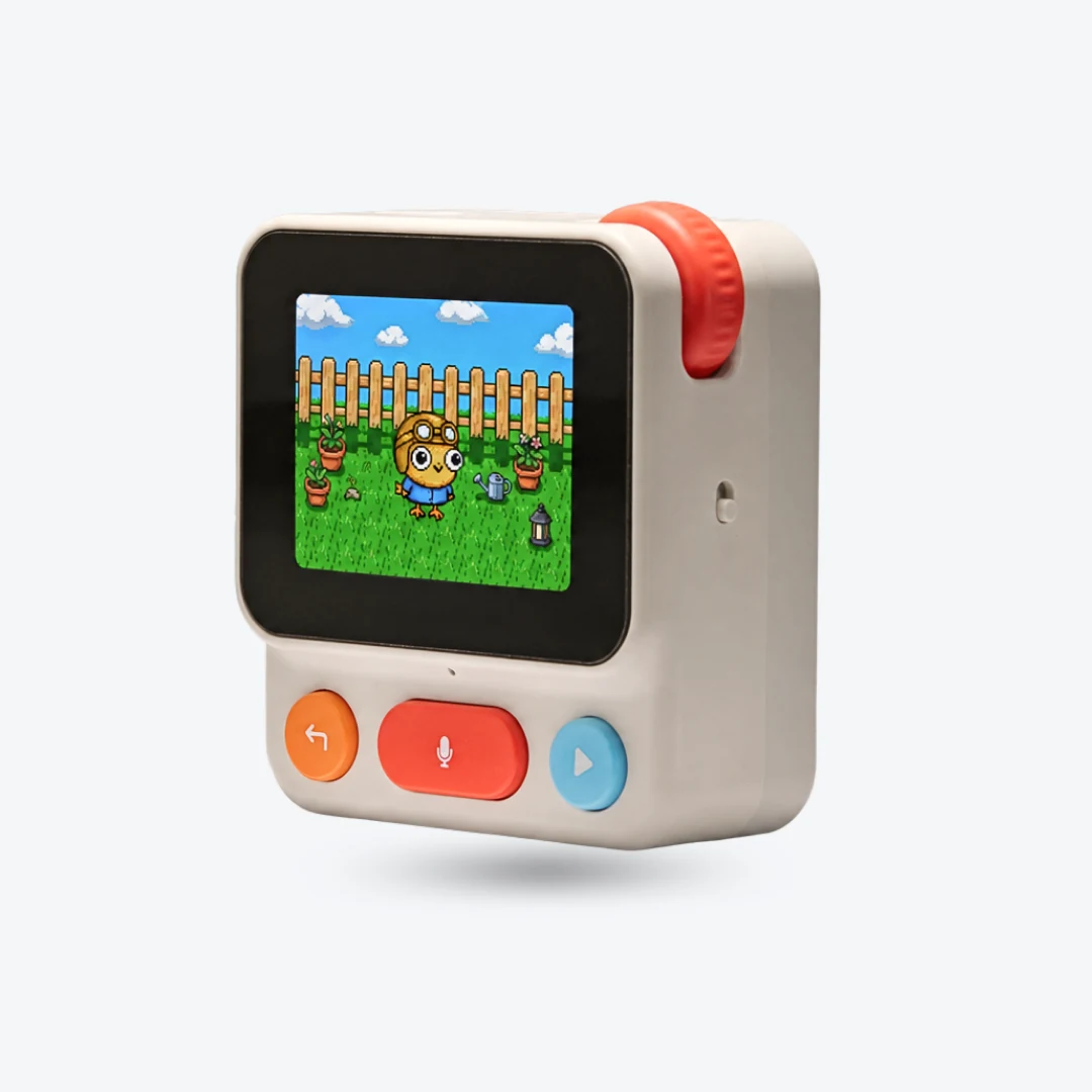 Nowa device front view with the pet on screen and three colorful buttons